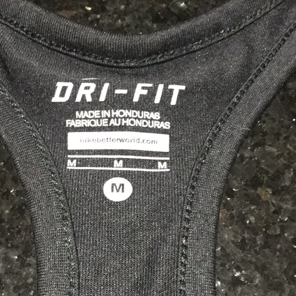 Workout top - Picture 2 of 5